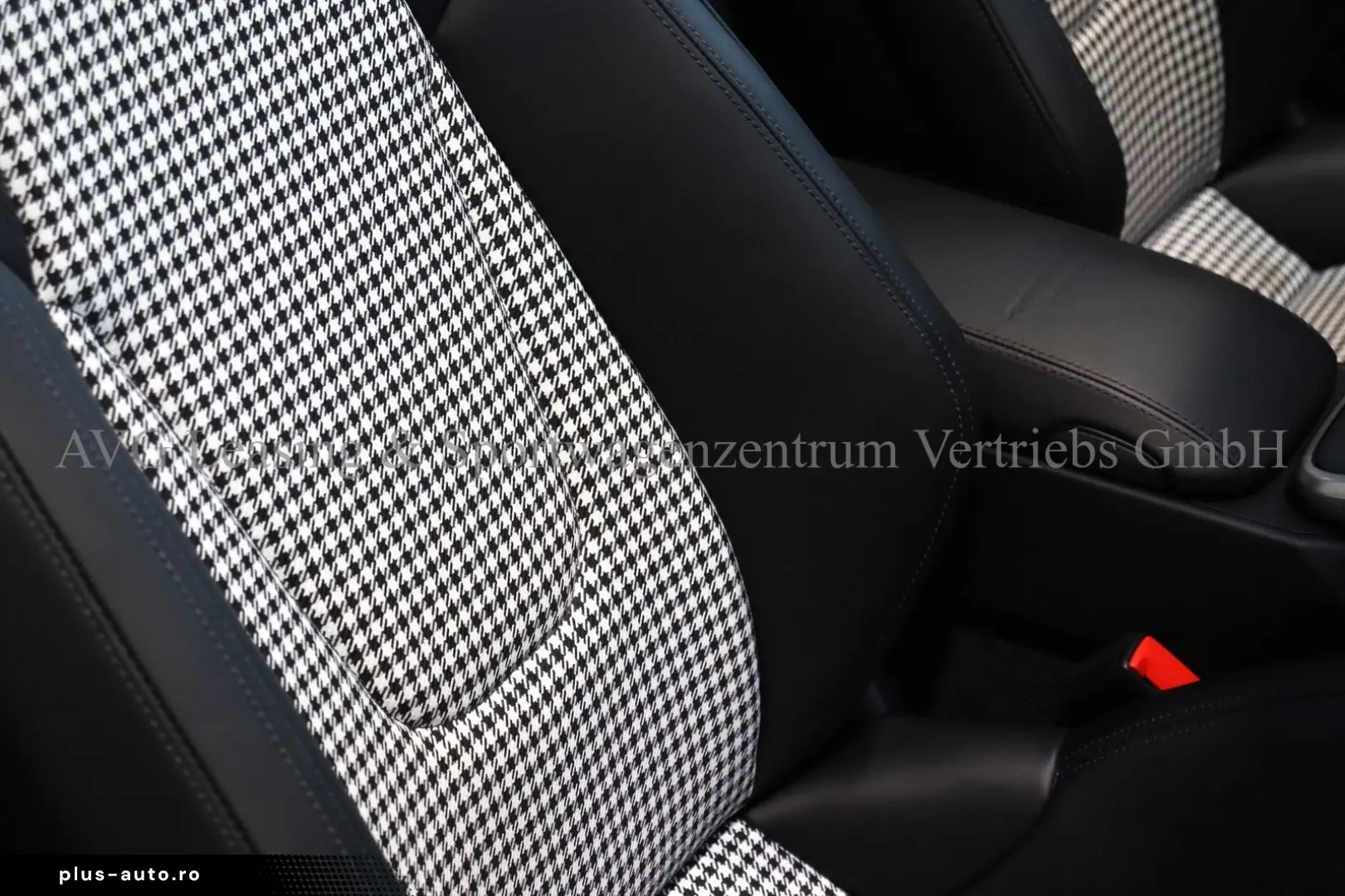 PORSCHE 992 911 Targa 4S Heritage Pepita SportDesign 1HD