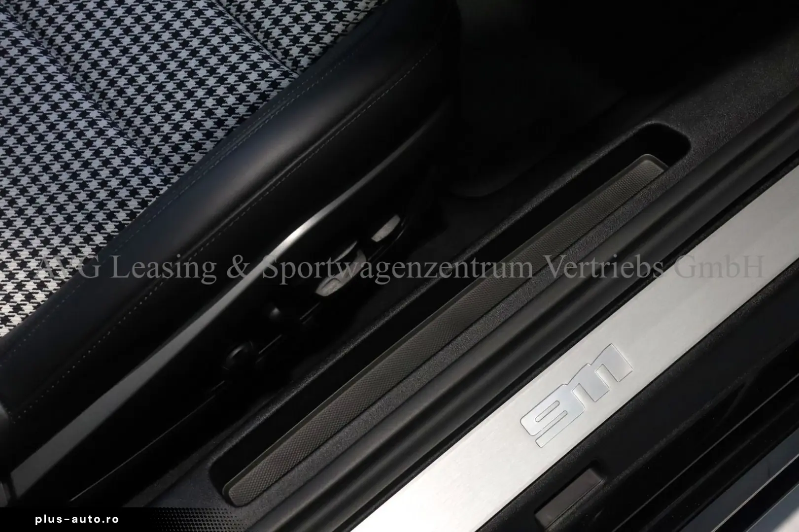 PORSCHE 992 911 Targa 4S Heritage Pepita SportDesign 1HD