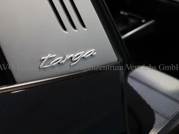 PORSCHE 992 911 Targa 4S Heritage Pepita SportDesign 1HD