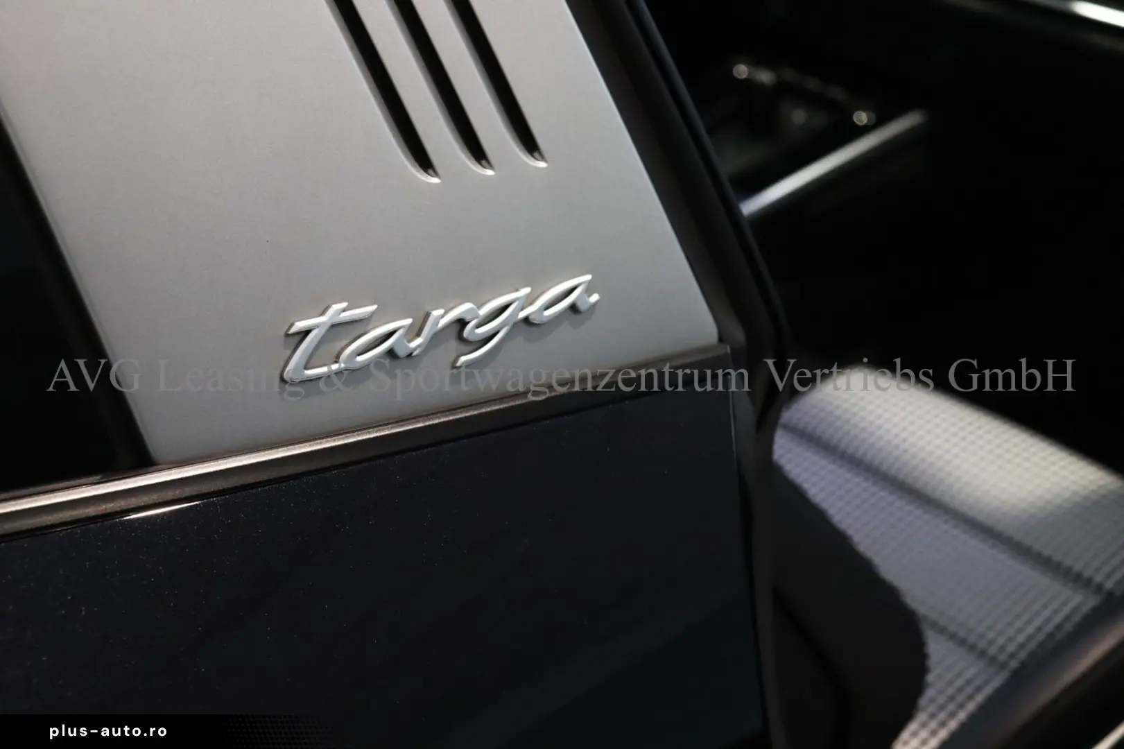 PORSCHE 992 911 Targa 4S Heritage Pepita SportDesign 1HD