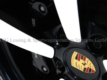 PORSCHE 992 911 Targa 4S Heritage Pepita SportDesign 1HD