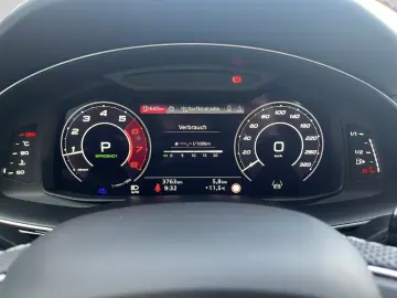 AUDI RSQ8 441 KW MATRIX STANDH AHK PANO B&O