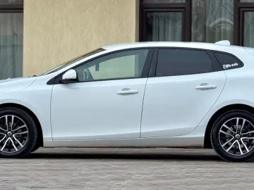 Volvo V40 D2 Linje You!