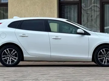 Volvo V40 D2 Linje You!