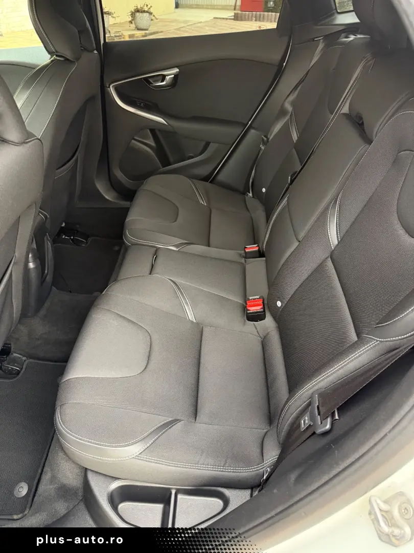 Volvo V40 D2 Linje You!