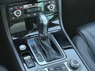 Volkswagen Touareg 3.0 V6 TDI SCR