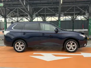 Mitsubishi Outlander 7 locuri 2015 NAVI DIESEL GARANTIE