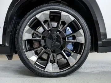 BMW XM M-DRIVERS PACKAGE DRIVING ASS PRO B&W DIAMOND