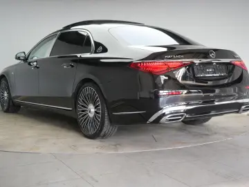 MERCEDES-BENZ S 680 Maybach 4Matic Distr Pano Chauff…
