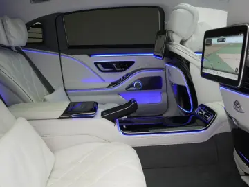 MERCEDES-BENZ S 680 Maybach 4Matic Distr Pano Chauff…