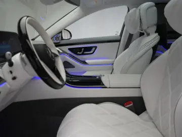 MERCEDES-BENZ S 680 Maybach 4Matic Distr Pano Chauff…