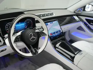 MERCEDES-BENZ S 680 Maybach 4Matic Distr Pano Chauff…