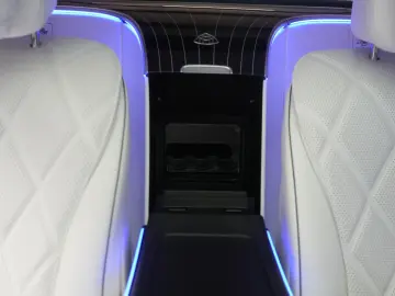 MERCEDES-BENZ S 680 Maybach 4Matic Distr Pano Chauff…