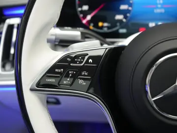 MERCEDES-BENZ S 680 Maybach 4Matic Distr Pano Chauff…