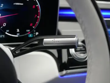 MERCEDES-BENZ S 680 Maybach 4Matic Distr Pano Chauff…