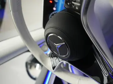 MERCEDES-BENZ S 680 Maybach 4Matic Distr Pano Chauff…