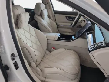 MERCEDES-BENZ  4M Maybach  elek.Fondtüren 4Sitzer NP270T€