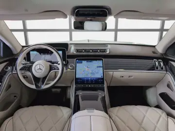 MERCEDES-BENZ  4M Maybach  elek.Fondtüren 4Sitzer NP270T€