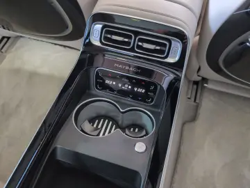 MERCEDES-BENZ  4M Maybach  elek.Fondtüren 4Sitzer NP270T€