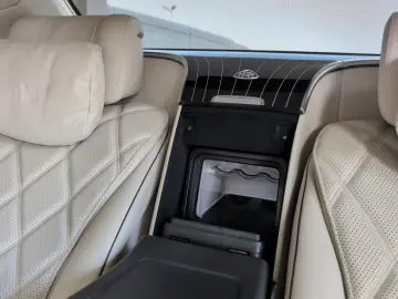MERCEDES-BENZ  4M Maybach  elek.Fondtüren 4Sitzer NP270T€