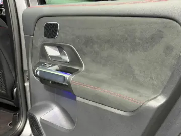 MERCEDES BENZ GLB 220 MHEW AMG