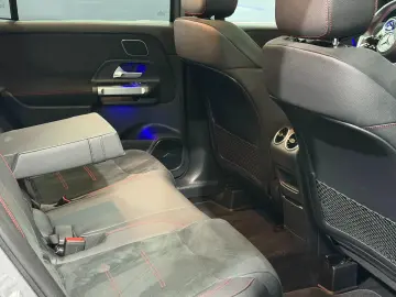 MERCEDES BENZ GLB 220 MHEW AMG