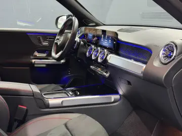 MERCEDES BENZ GLB 220 MHEW AMG