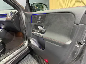 MERCEDES BENZ GLB 220 MHEW AMG