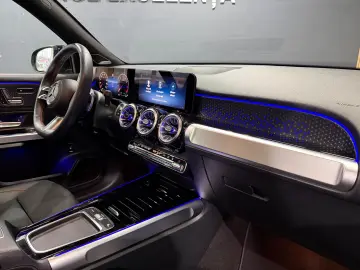 MERCEDES BENZ GLB 220 MHEW AMG