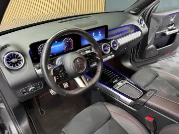 MERCEDES BENZ GLB 220 MHEW AMG