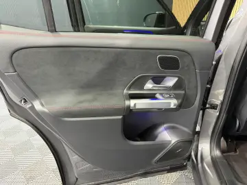MERCEDES BENZ GLB 220 MHEW AMG
