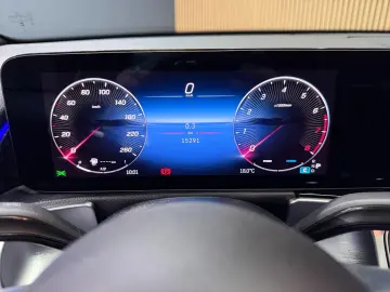 MERCEDES BENZ GLB 220 MHEW AMG