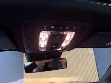 MERCEDES BENZ GLB 220 MHEW AMG