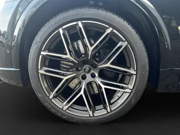 AUDI RSQ8 441 KW MATRIX STANDH AHK PANO B&O