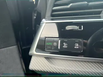 AUDI RSQ8 441 KW MATRIX STANDH AHK PANO B&O