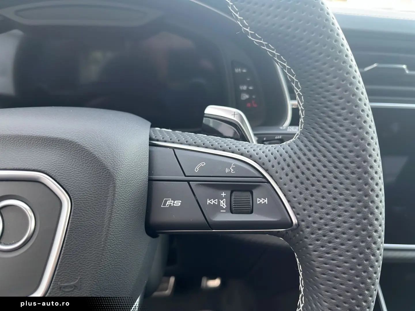 AUDI RSQ8 441 KW MATRIX STANDH AHK PANO B&O