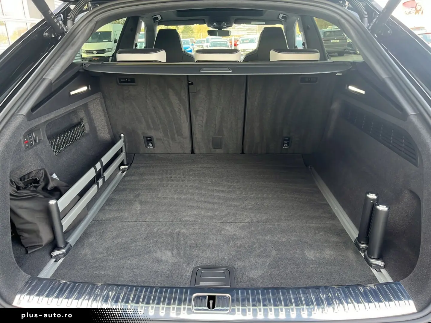 AUDI RSQ8 441 KW MATRIX STANDH AHK PANO B&O