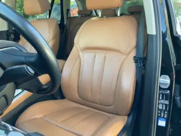 BMW X5 xDr 40d StandHZG Pano AHK Luftfed. Navi Leder