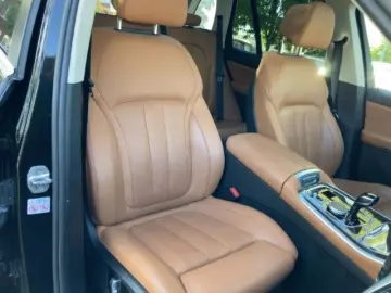 BMW X5 xDr 40d StandHZG Pano AHK Luftfed. Navi Leder