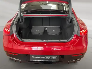 MERCEDES-BENZ EQE 350 AMG AMG MBUX Burm Night Fahrassist HUD