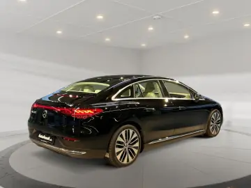 MERCEDES-BENZ EQE 300 MBUX AHK Wide Cam LED Navi AUT…