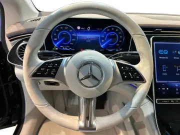 MERCEDES-BENZ EQE 300 MBUX AHK Wide Cam LED Navi AUT…