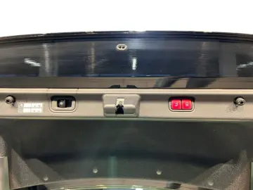 MERCEDES-BENZ EQE 300 MBUX AHK Wide Cam LED Navi AUT…