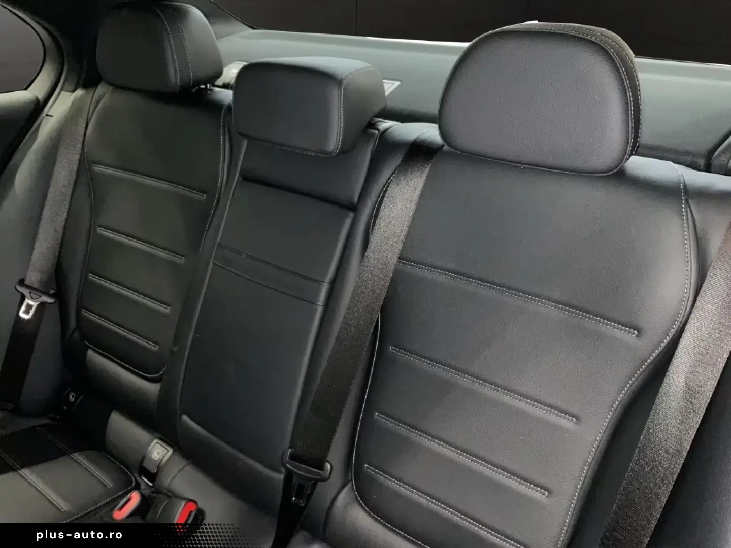 Mercedes-Benz C 200 AVANTGARDE DISTRONIC 4x