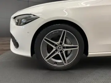 Mercedes-Benz C 200 AVANTGARDE DISTRONIC 4x