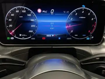 Mercedes-Benz C 200 AVANTGARDE DISTRONIC 4x