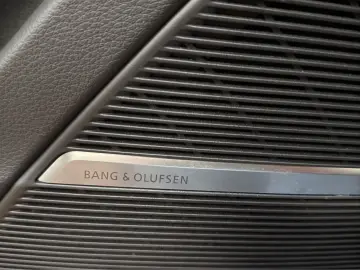 AUDI RSQ8 4.0 TFSI qu AHK MATRIX B&O PANO HUD 360