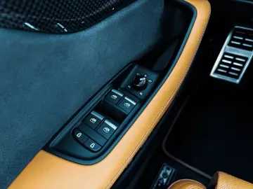 AUDI RSQ8 4.0 TFSI quattro ABT POWER R  CARBON KAMERA