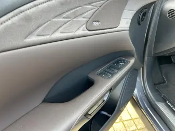 Lexus RX 450h   2 5 l E-CVT  4x4 Plug-in LUXURY