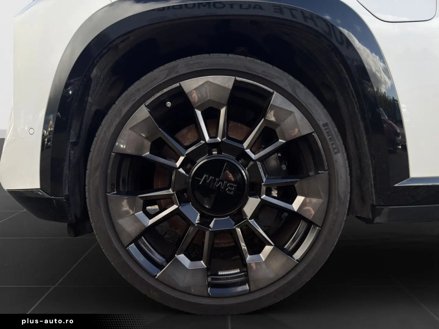 BMW XM 50e MASSAGE KLIMASITZE AHK 360  KAMERA B&W SO